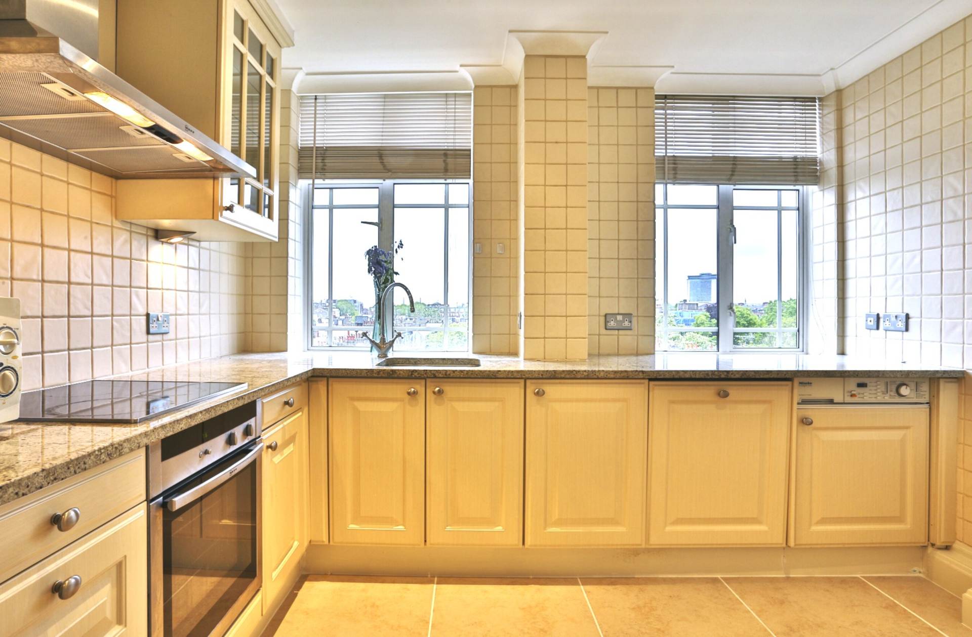 Leonard Court, Edwardes Square, Kensington W8, Image 8