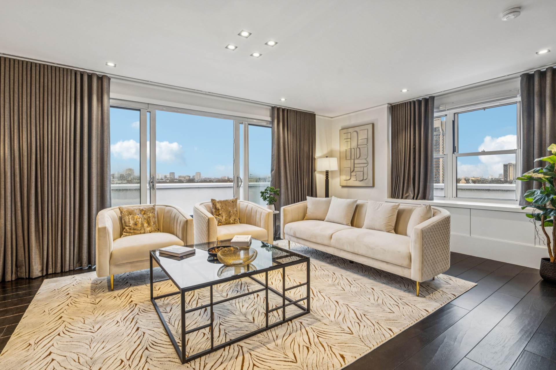 Penthouse, Kingston House South, Ennismore Gardens SW7, Image 1