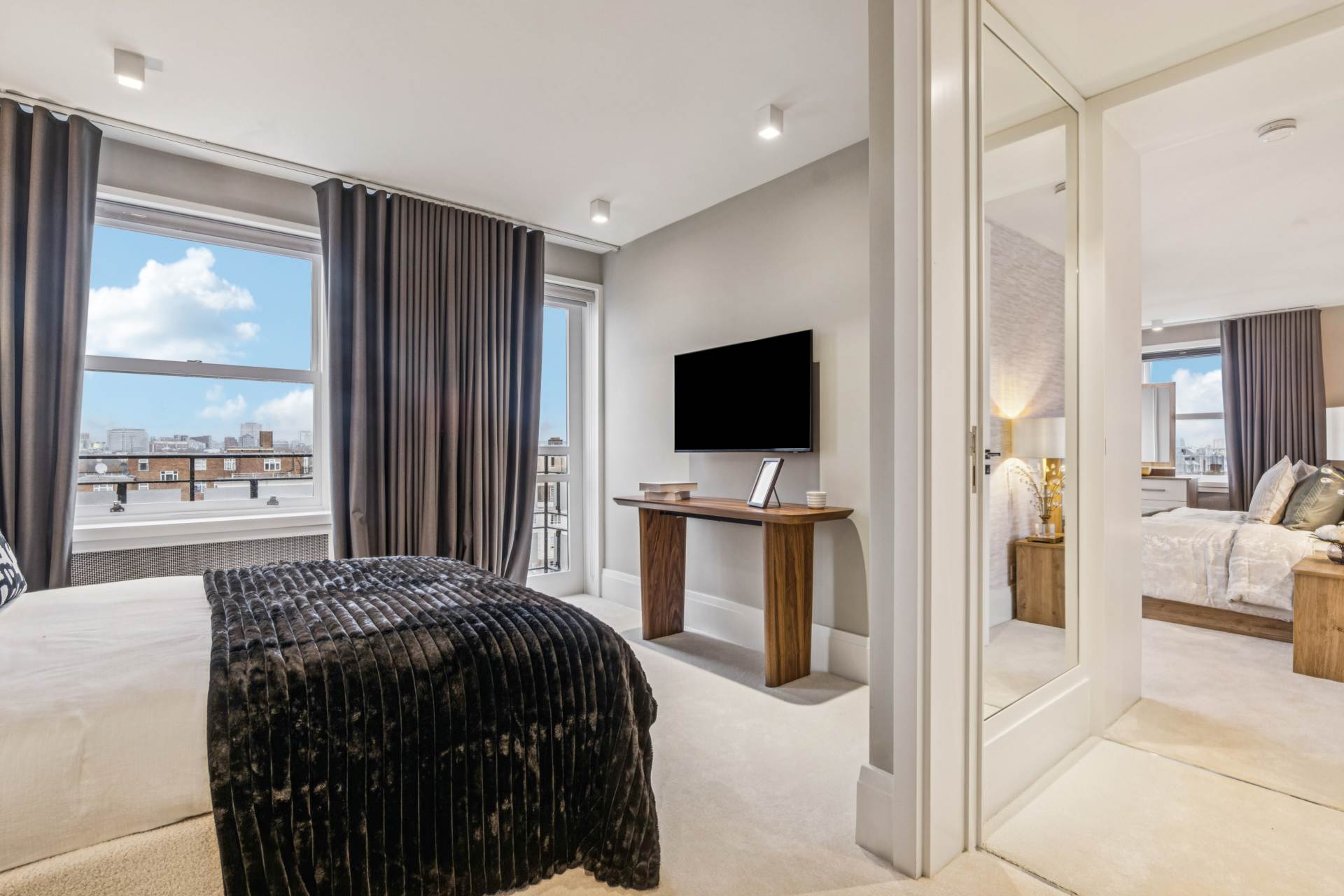 Penthouse, Kingston House South, Ennismore Gardens SW7, Image 7