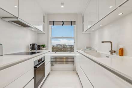 Penthouse, Kingston House South, Ennismore Gardens SW7, Image 11