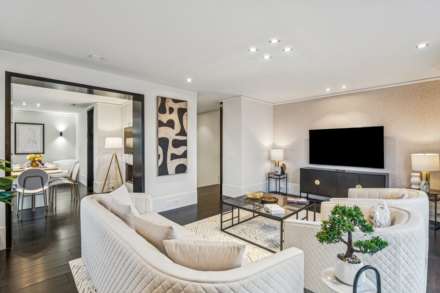 Penthouse, Kingston House South, Ennismore Gardens SW7, Image 2