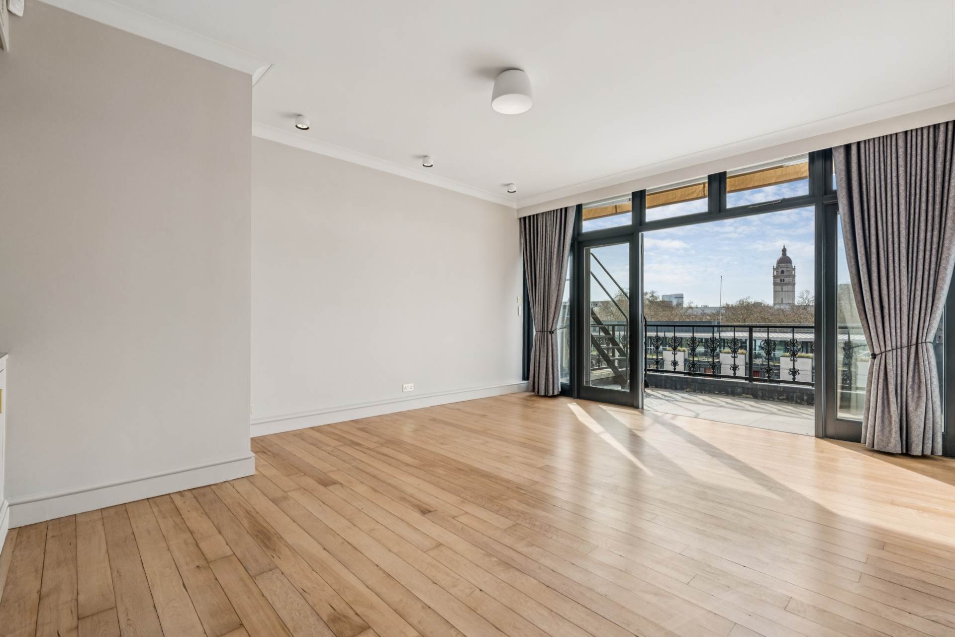 Ennismore Gardens, Knightsbridge SW7, Image 2