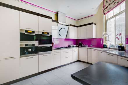 Albert Court, Prince Consort Road SW7, Image 5