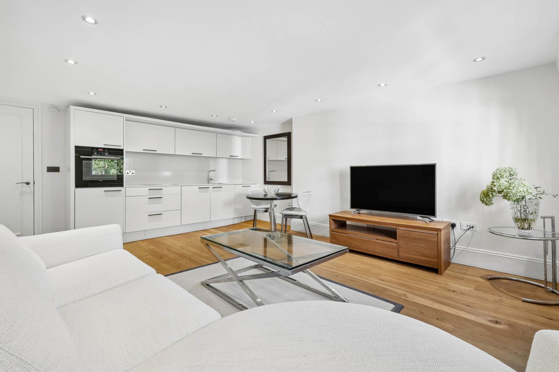 Halkin Street, Belgravia SW1X, Image 2