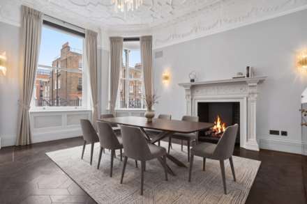 Wellington Court, Knightsbridge SW1X, Image 2