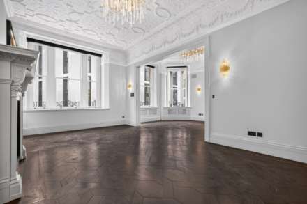 Wellington Court, Knightsbridge SW1X, Image 4