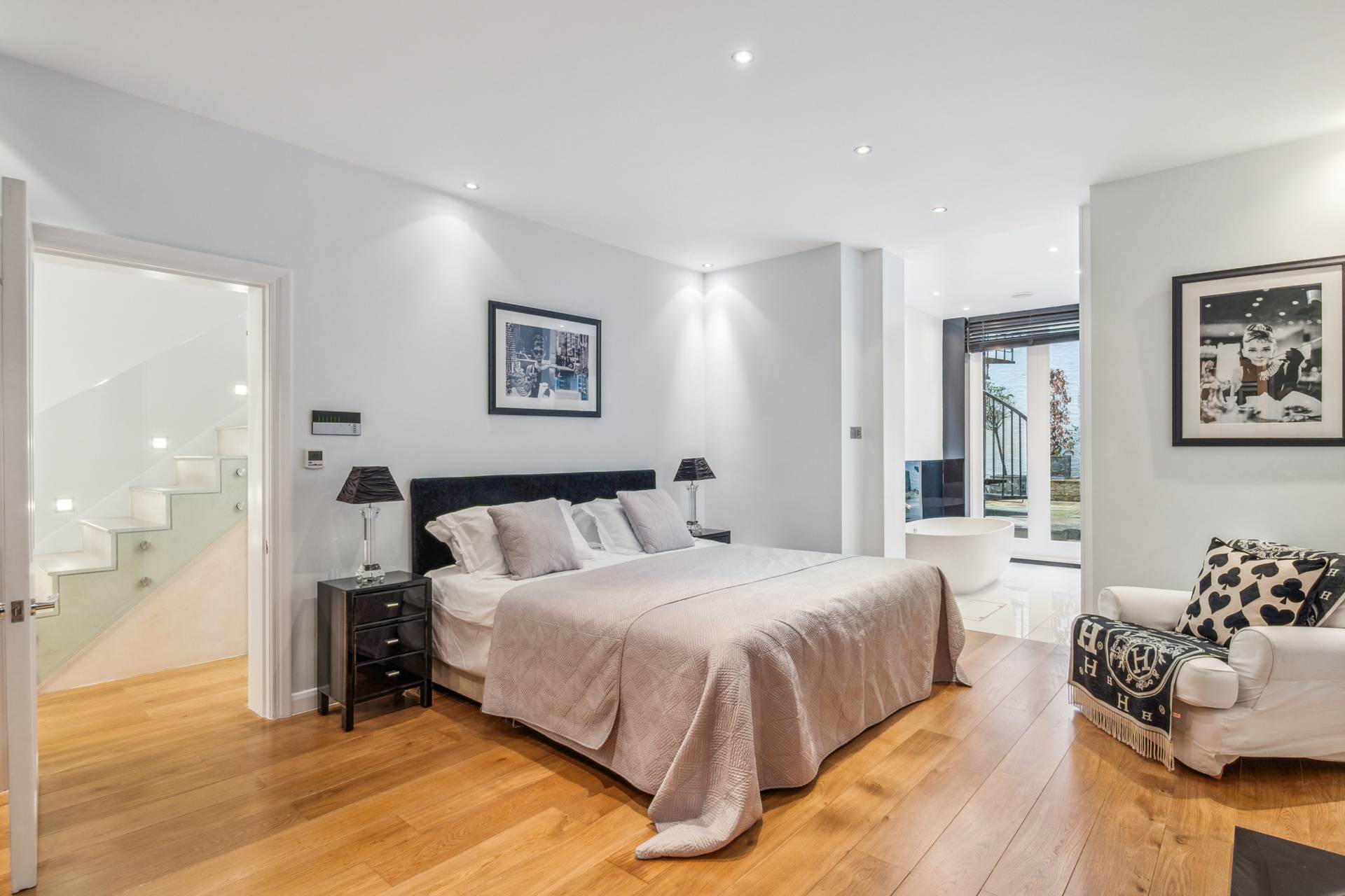 Stafford Terrace, Kensington W8, Image 6