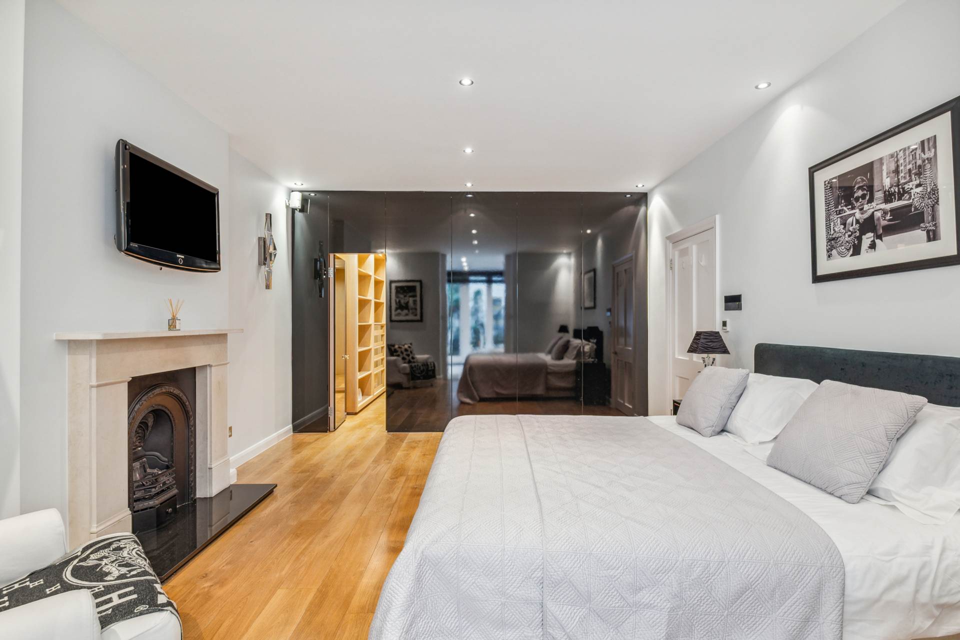 Stafford Terrace, Kensington W8, Image 7