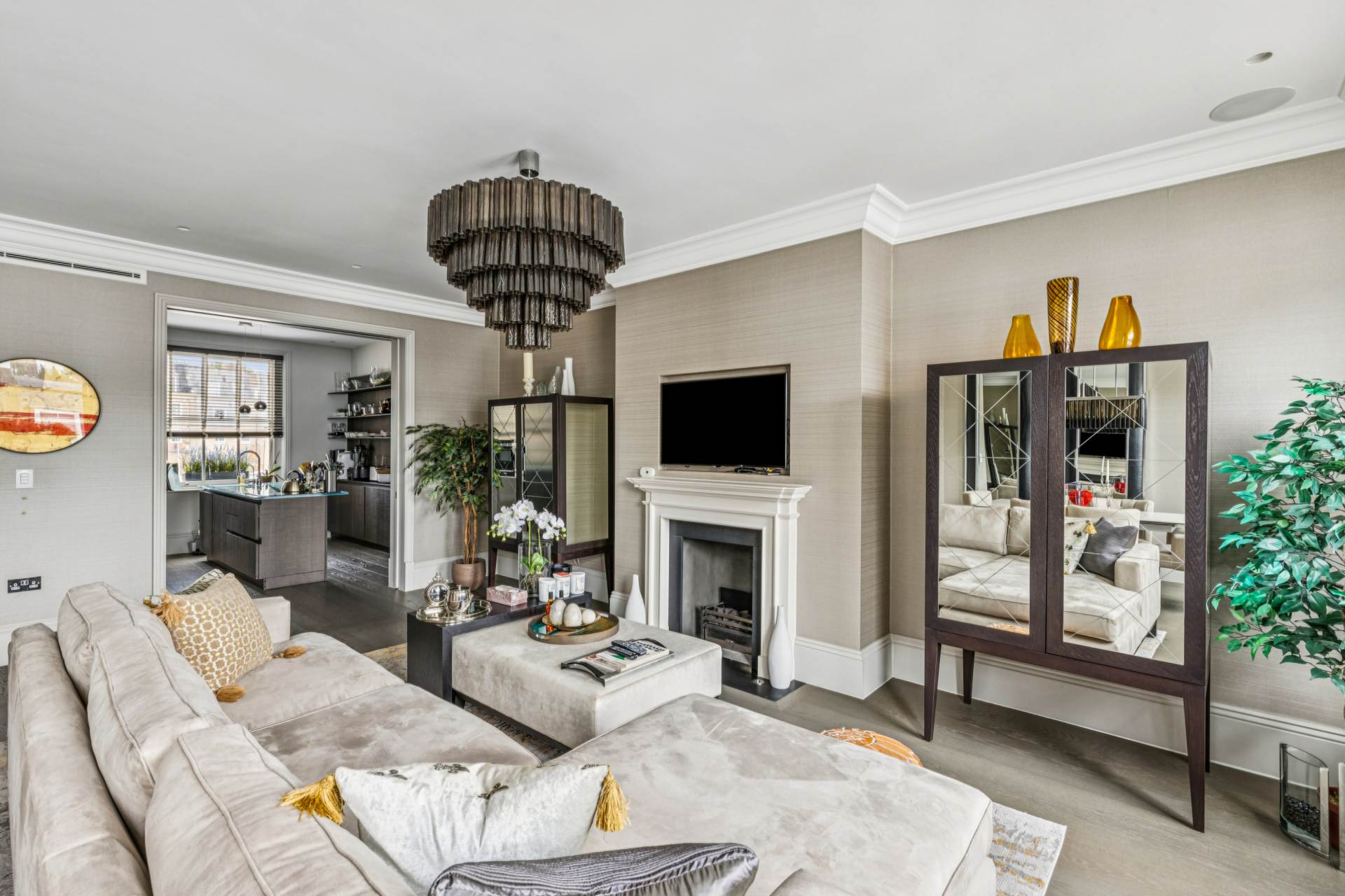 Ovington Gardens, Knightsbridge SW3, Image 3