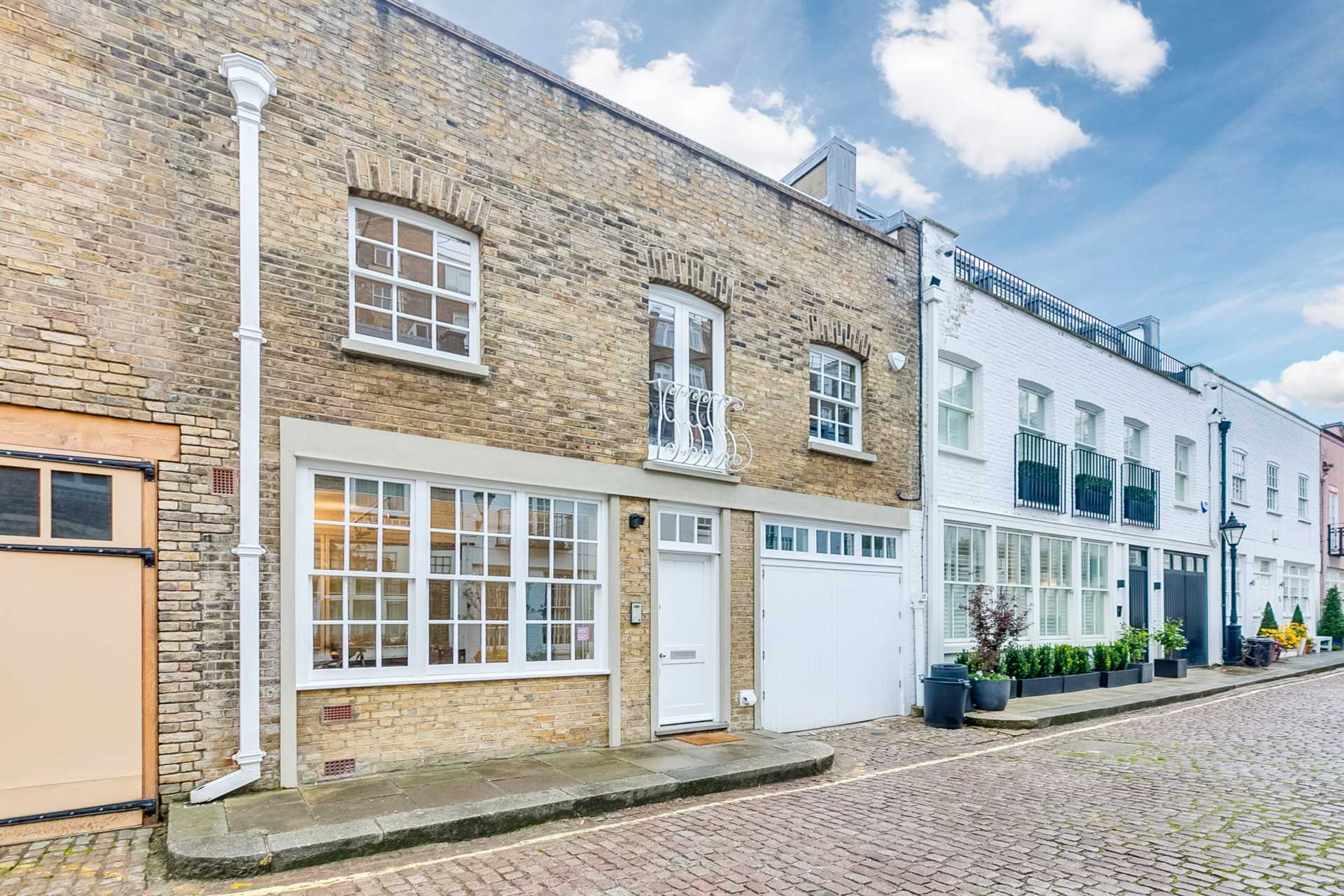 Ennismore Mews, Knightsbridge SW7, Image 9