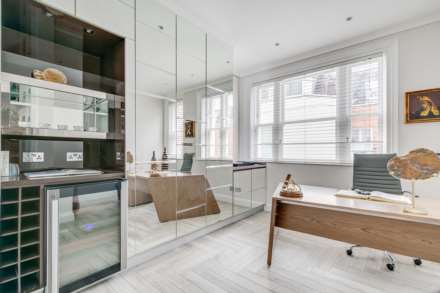 Wellington Court, Knightsbridge SW1X, Image 19