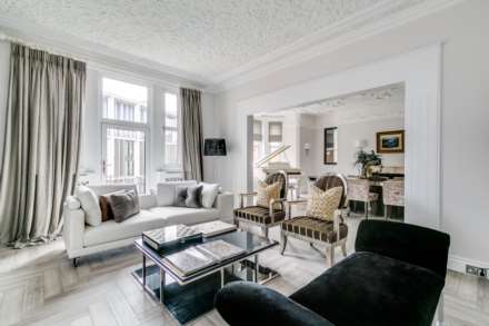 Wellington Court, Knightsbridge SW1X, Image 5