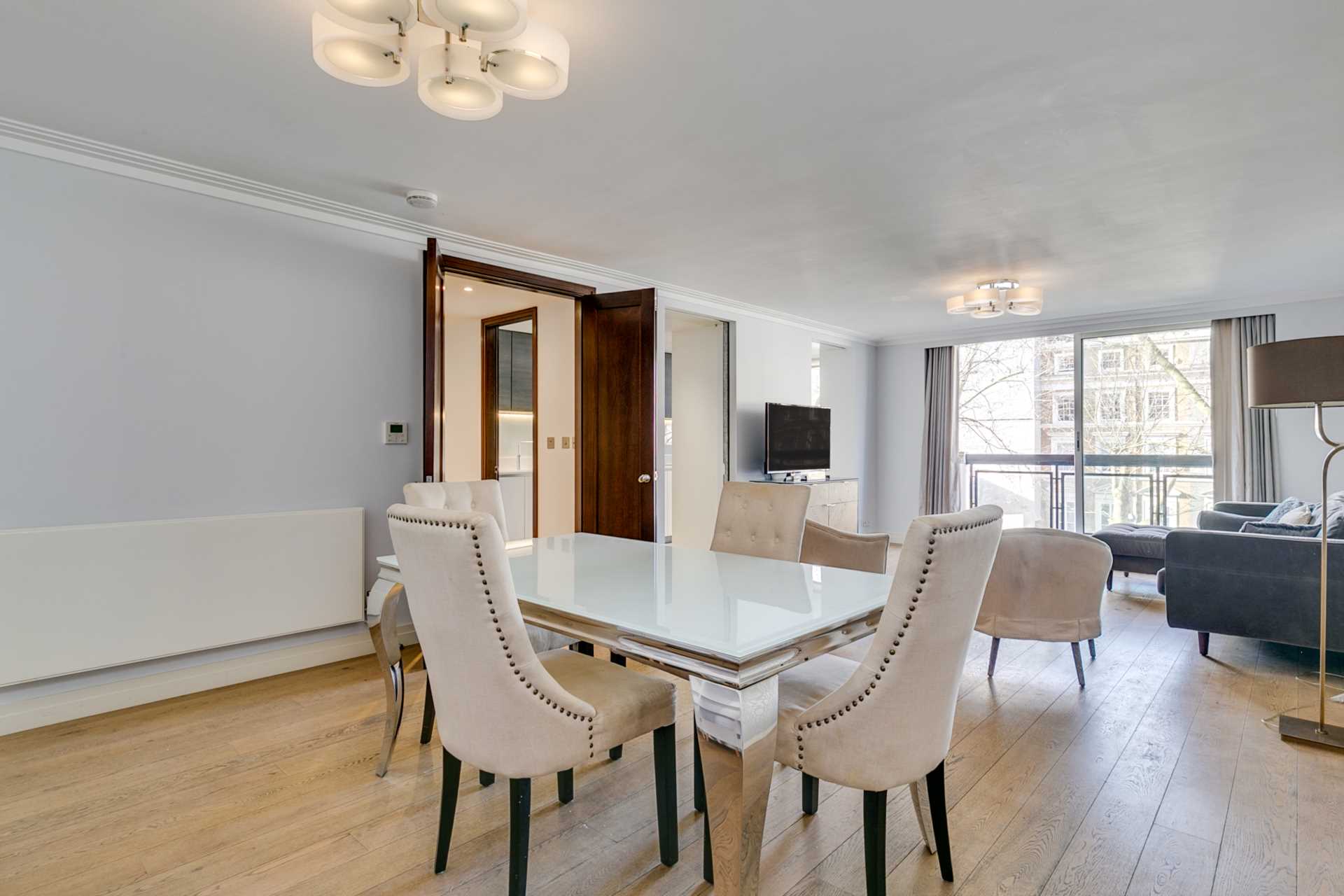 Rutland Gate, Knightsbridge SW7, Image 2