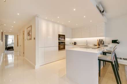 Kings Quay, Chelsea Harbour SW10, Image 7