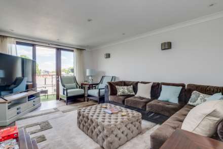 2 Bedroom Apartment, Kingston House South, Knightsbridge SW7