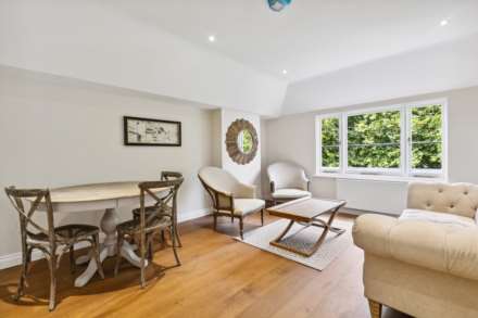 Ennismore Gardens, Knightsbridge SW7, Image 2