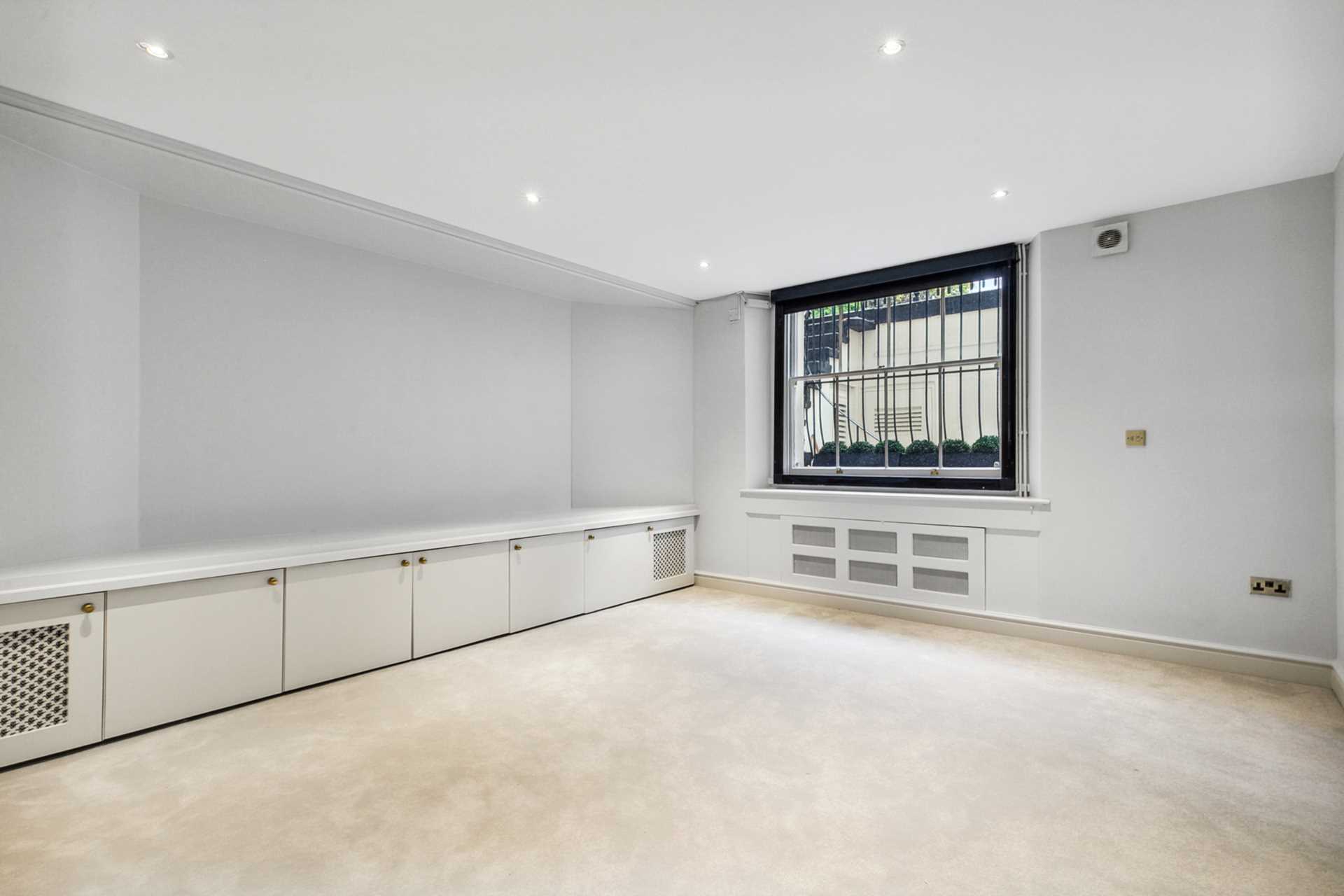 Ennismore Gardens, Knightsbridge SW7, Image 8