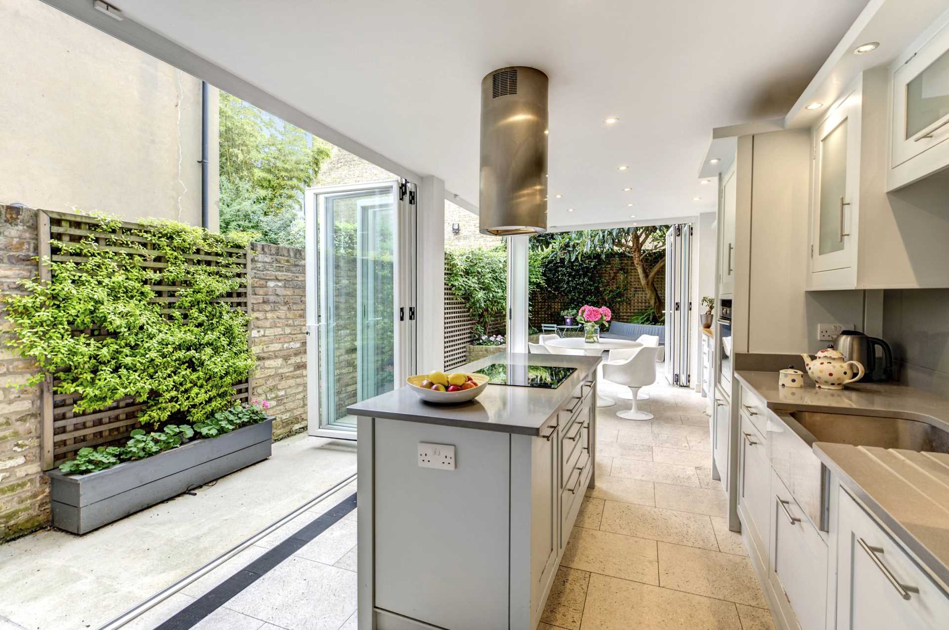 Latimer Road, North Kensington, Image 1