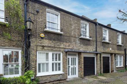 3 Bedroom House, Caroline Place Mews, London