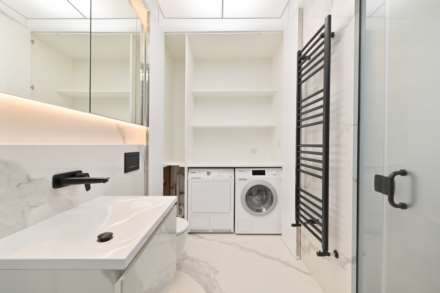 Holland Park Mews, London, Image 12