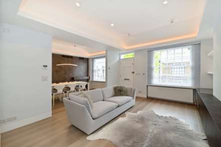 Holland Park Mews, London, Image 4