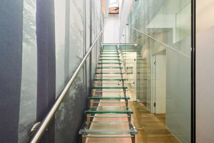 Holland Park Mews, London, Image 9