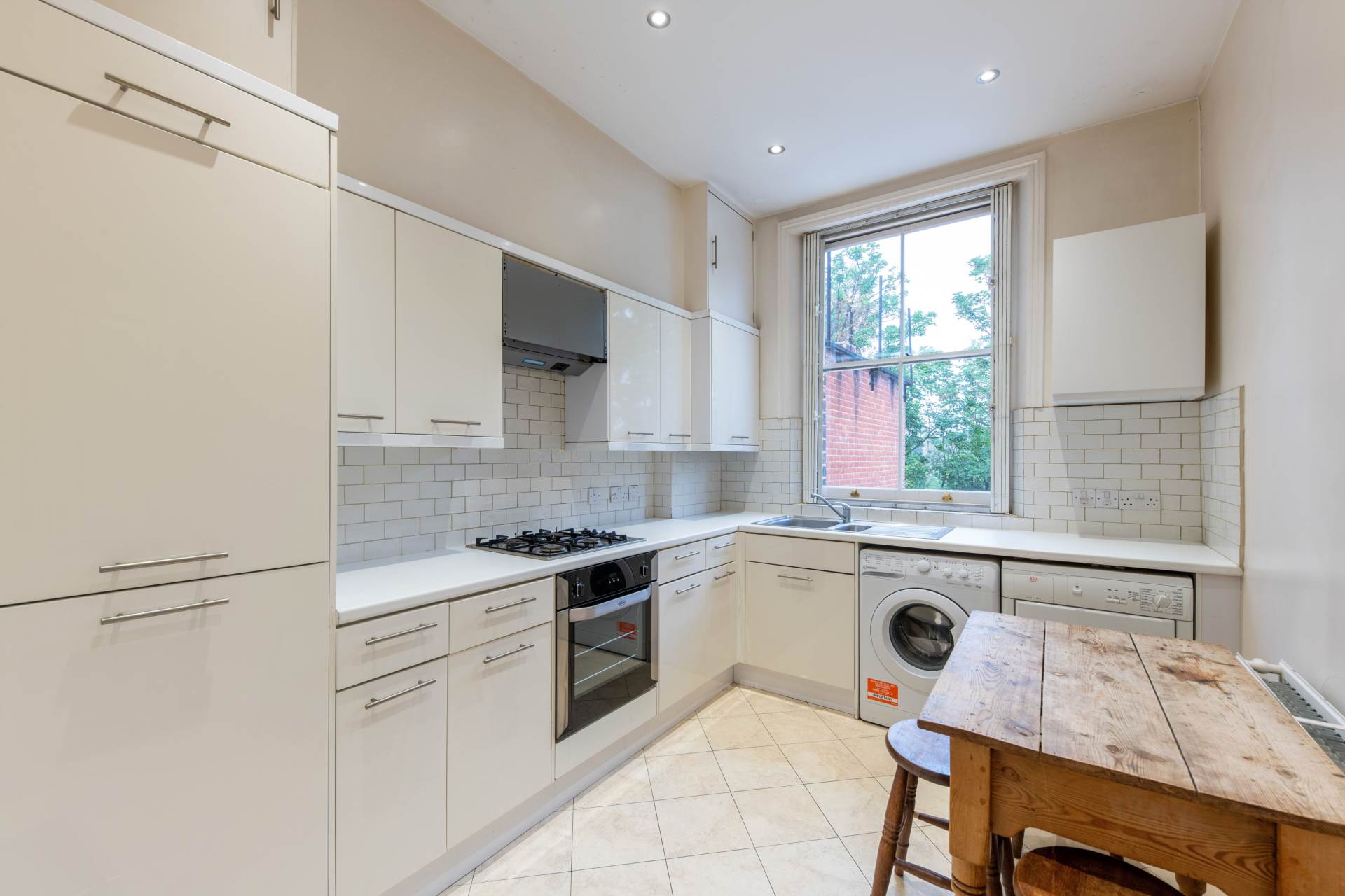 Upper Richmond Road, London, Image 3
