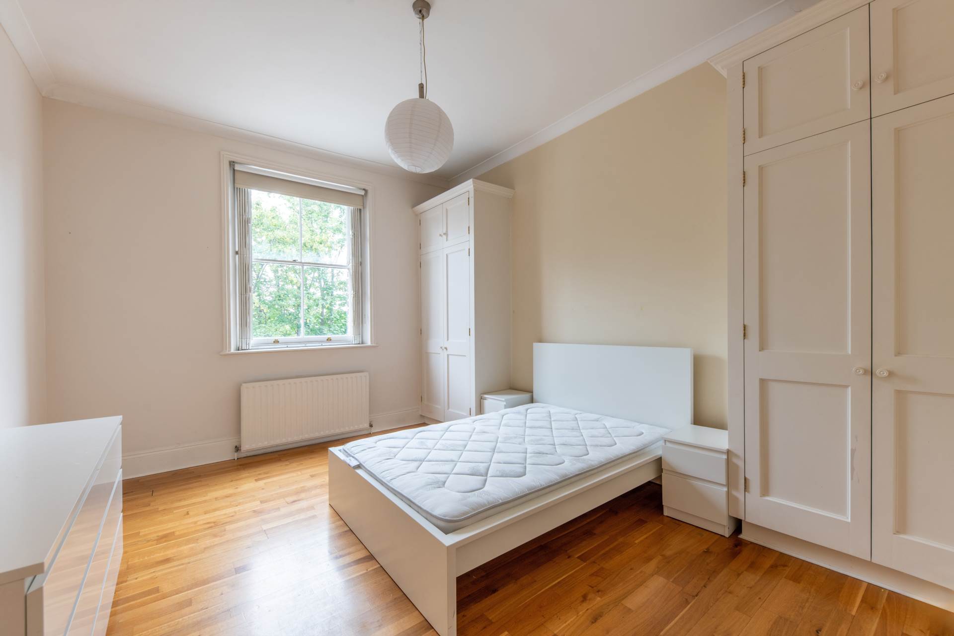 Upper Richmond Road, London, Image 4