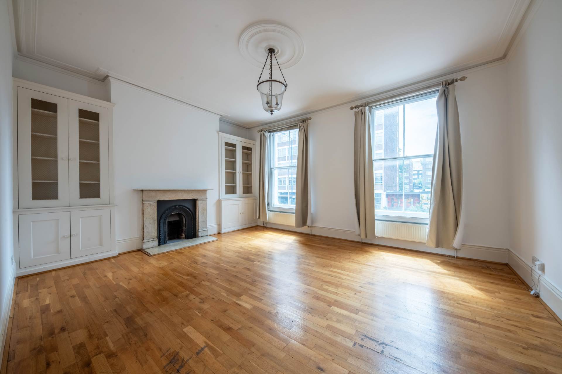Upper Richmond Road, East Putney SW15, Image 1