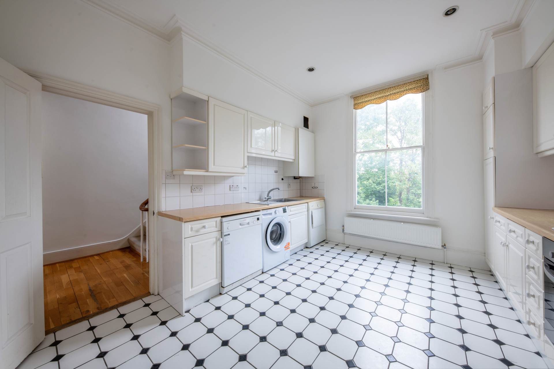 Upper Richmond Road, East Putney SW15, Image 4