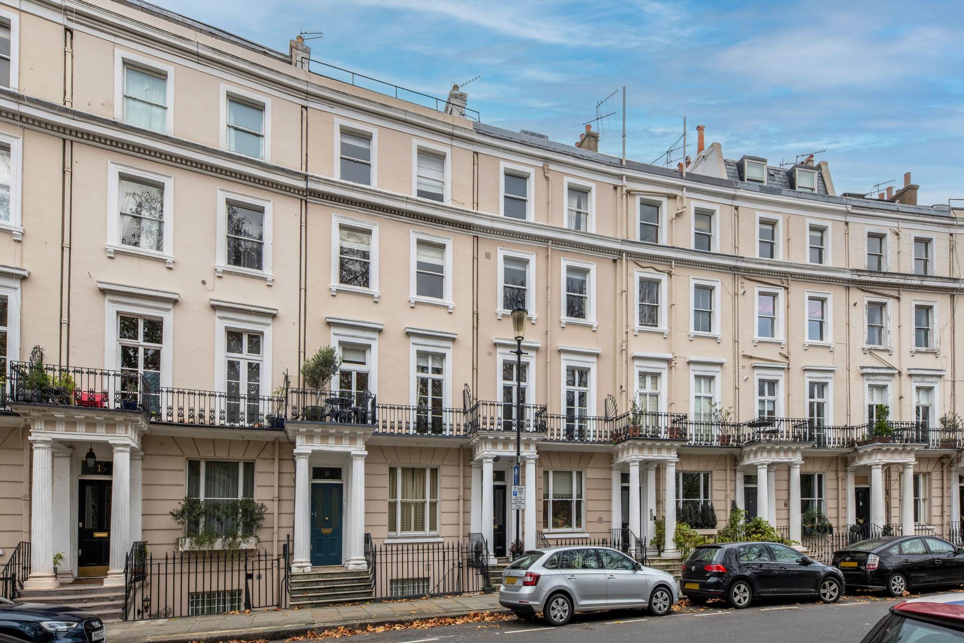 Royal Crescent, Holland Park, Image 6