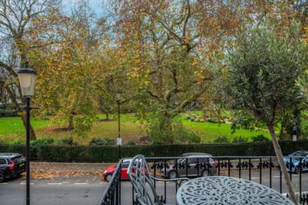 Royal Crescent, Holland Park, Image 7