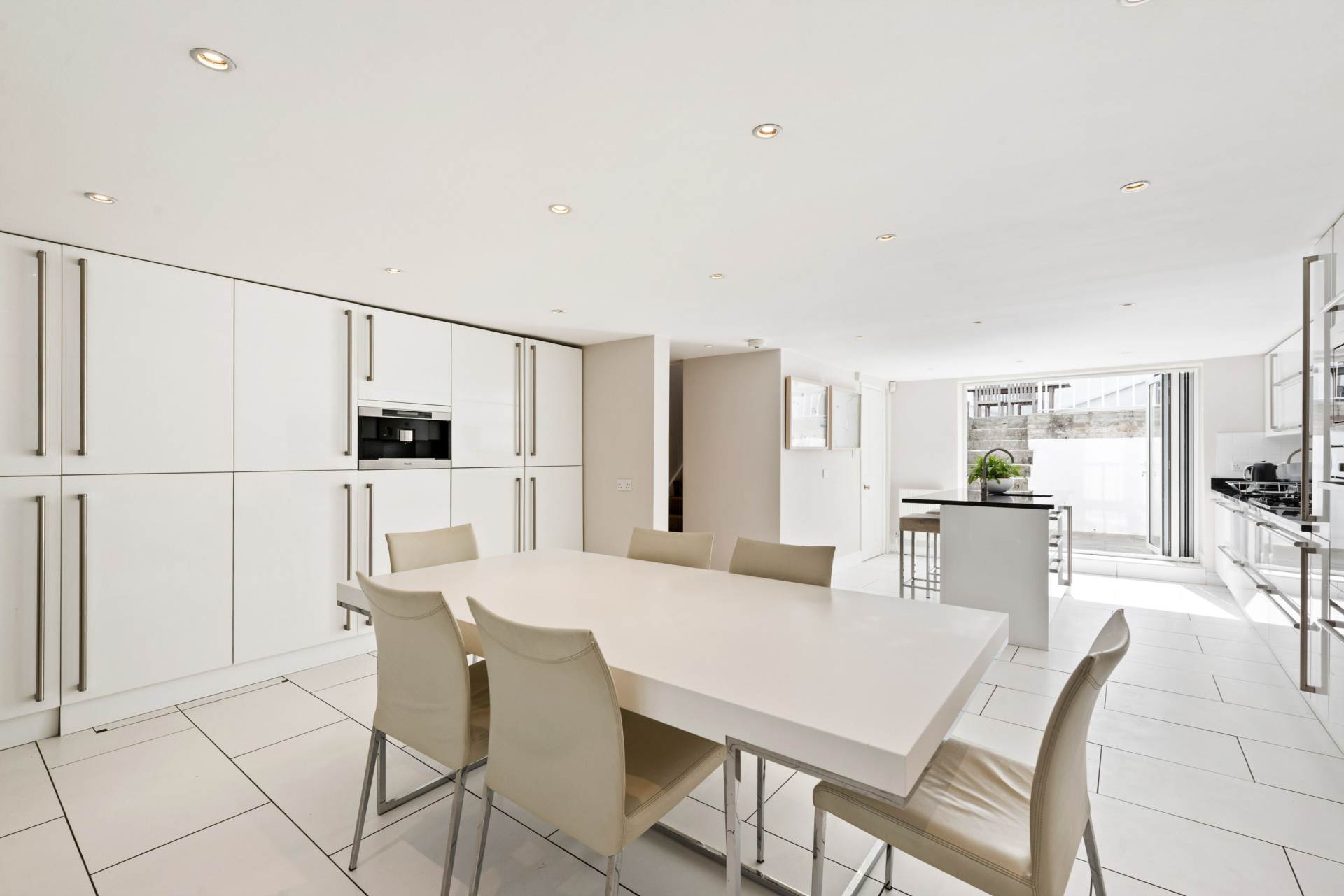 Queensdale Road, London, Image 8