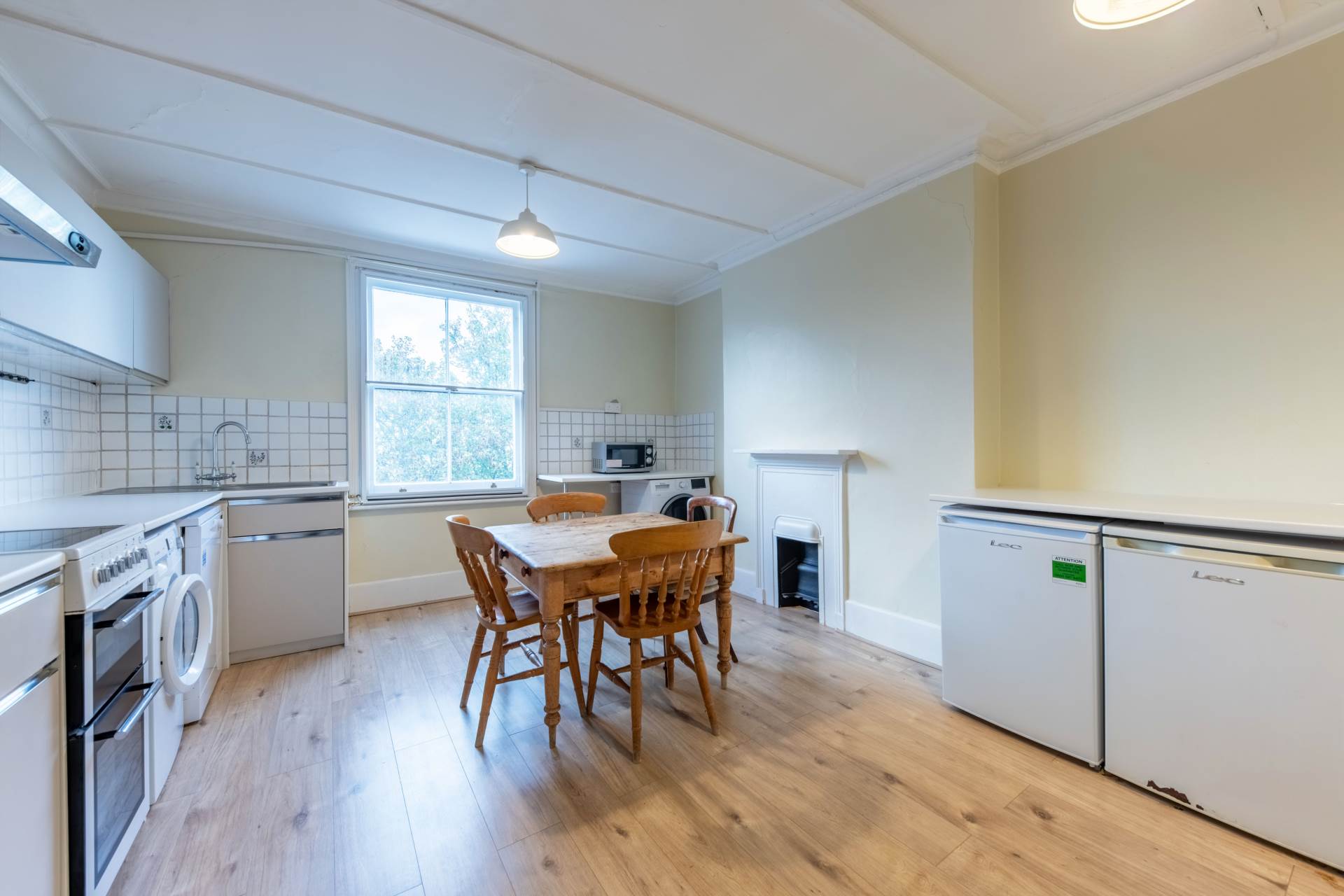 Upper Richmond Road, London, Image 3