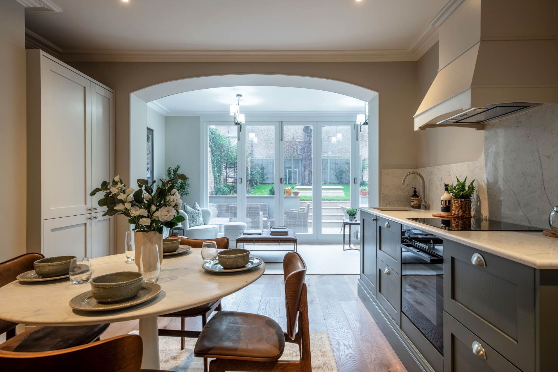 Addison Avenue, London, Image 14