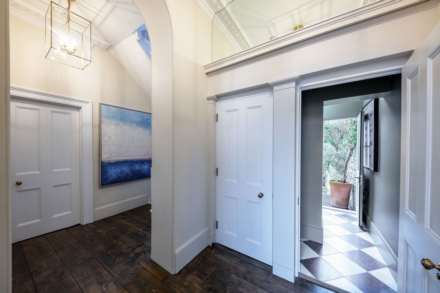 Addison Avenue, London, Image 10