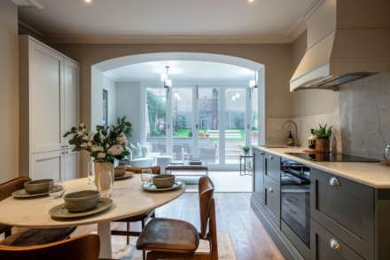 Addison Avenue, London, Image 14