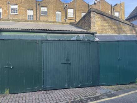 Royal Crescent Mews, Holland Park, Image 2