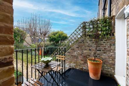 Addison Avenue, London, Image 12