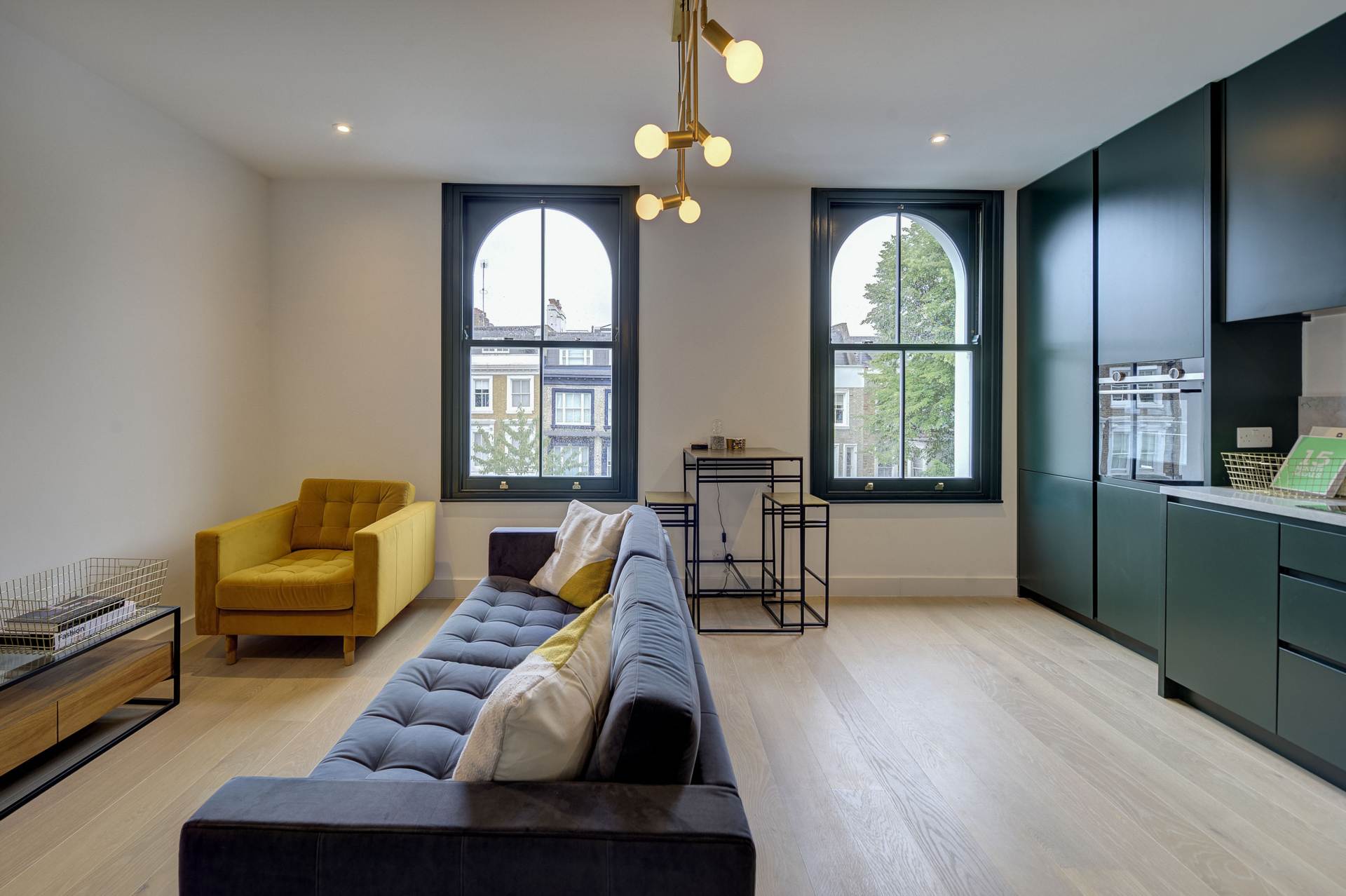 Blenheim Crescent, London, Image 2