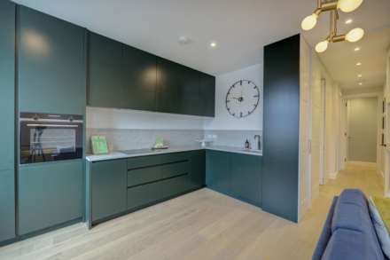 Blenheim Crescent, London, Image 3