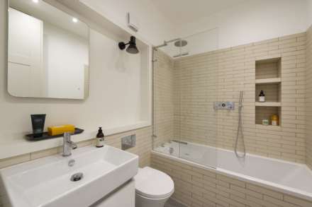 Blenheim Crescent, London, Image 8