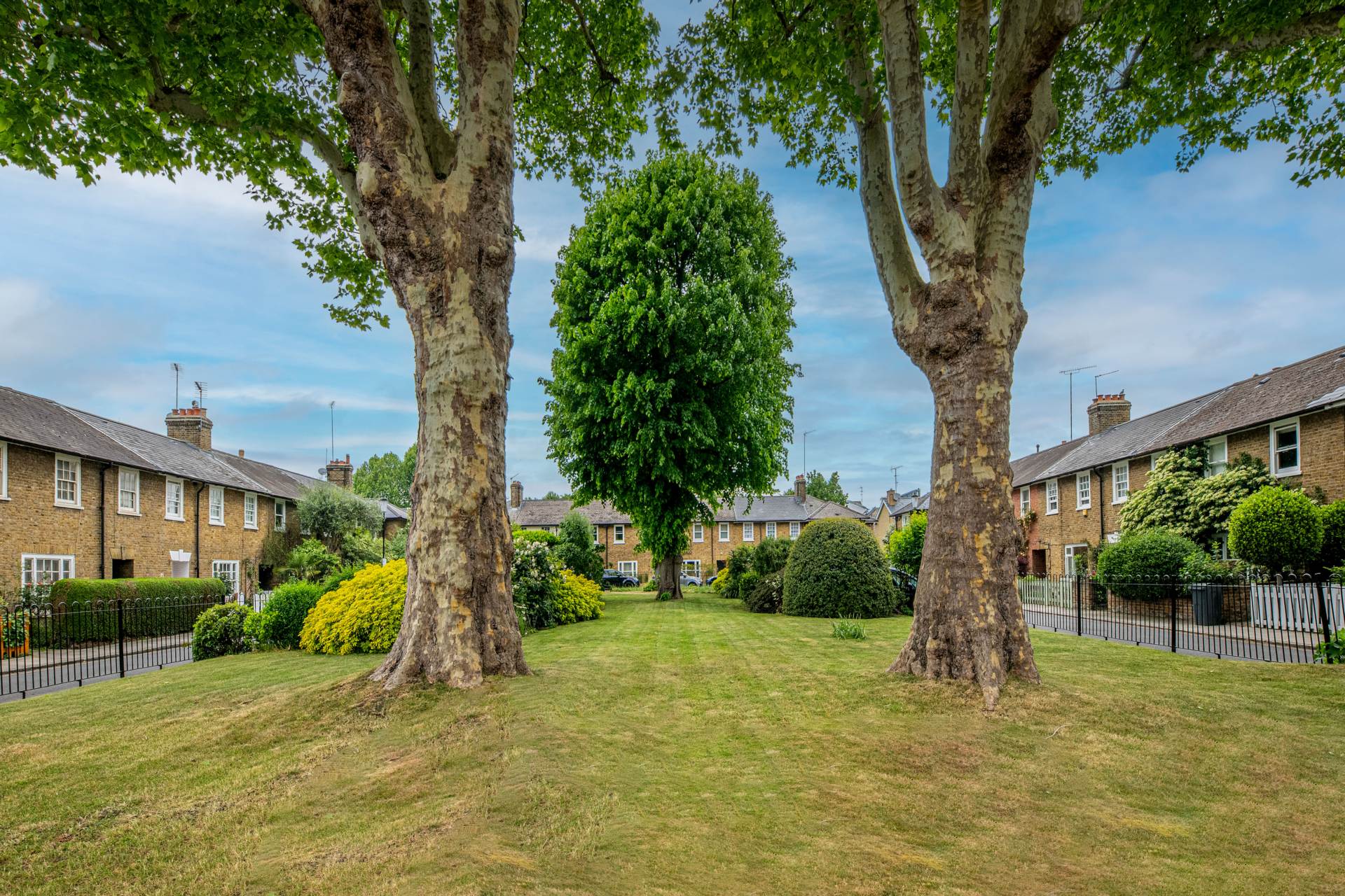 Avondale Park Gardens, London, Image 16