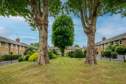 Avondale Park Gardens, London, Image 16