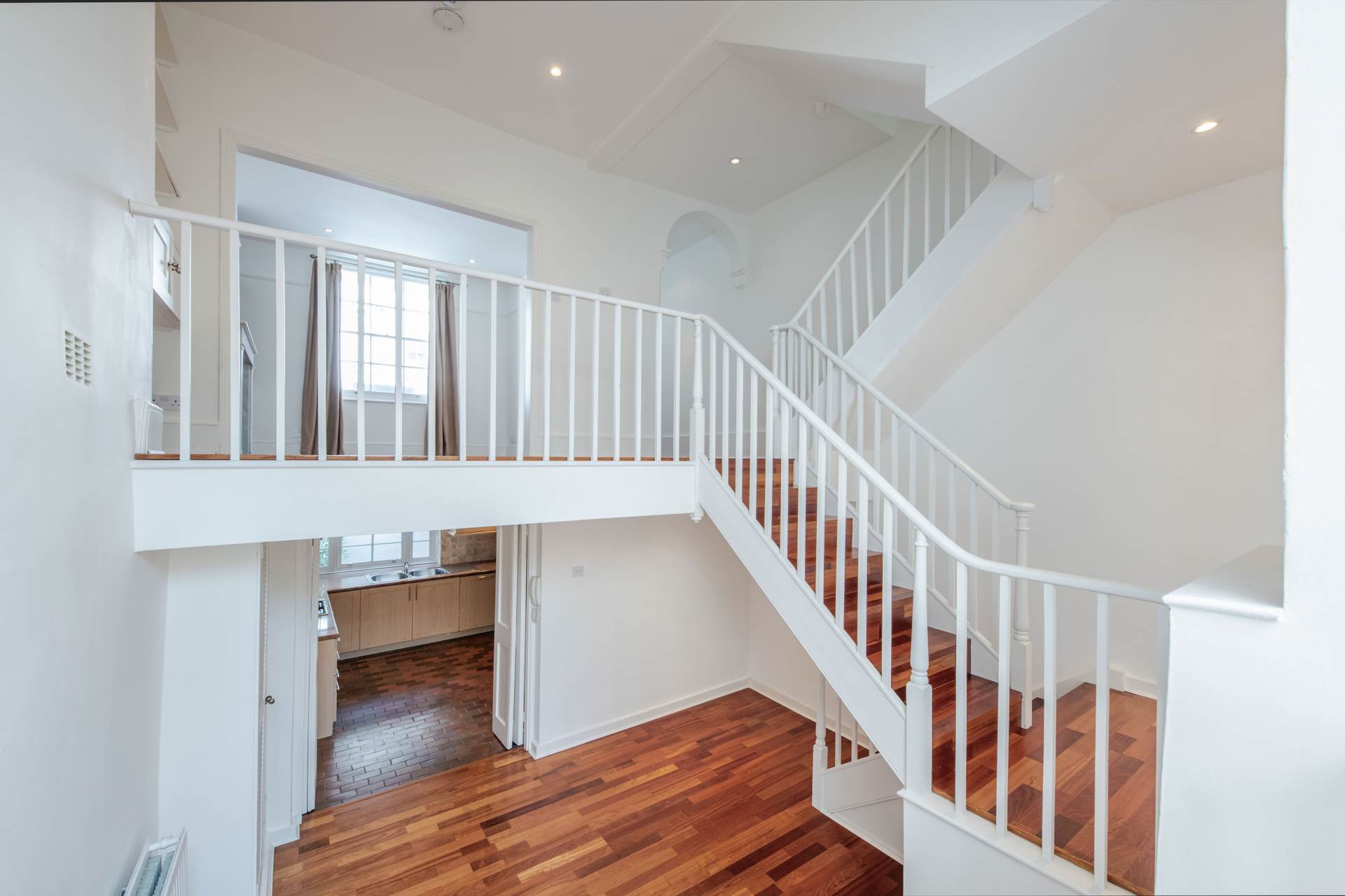 Queensdale Place, London, Image 3