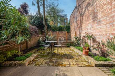 Queensdale Place, London, Image 14