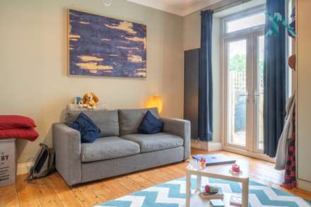 Hopton Road, London, Image 3