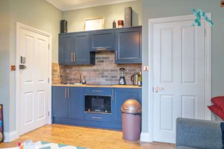 Hopton Road, London, Image 4
