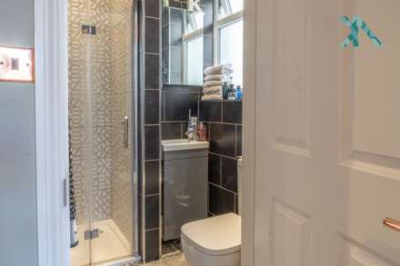 Hopton Road, London, Image 6