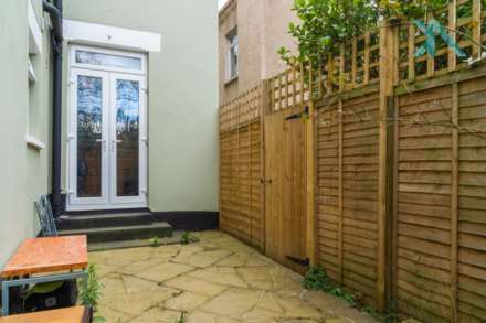 Hopton Road, London, Image 7